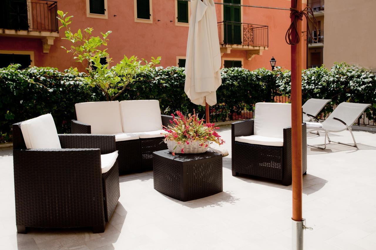 Hotel Lydia Alassio Ngoại thất bức ảnh